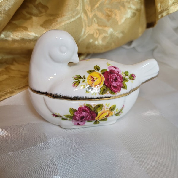 Beautiful Vintage Flambro Fine Bone China Cottage Rose Covered Dove Dish Trinket Dish Keepsake Dish