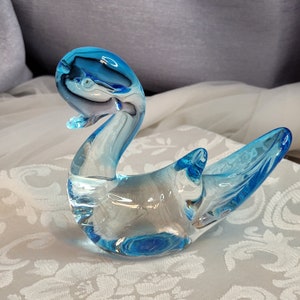 Beautiful Art Glass Swan Art Glass Paperweight Swan Figurine Art Glass Decor 4 1/4&quot; x 5&quot; Solid Art Glass Swan