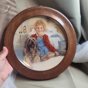 Beautiful 1982 Vintage 8 1/2&quot; Edwin M. Knowles Collector Plate &quot;Annie and Sandy&quot; - Frame included Little Orphan Annie