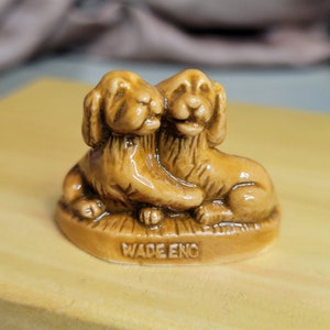Wade Whimsies Red Rose Tea Figurine, Pair of Puppies, Pet Shop Series England