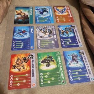 Mélangez divers lots de 9 cartes à collectionner Skylanders Giants Set Vendu les 9 ensemble dans ce support en plastique transparent n° 3