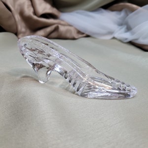 Beautiful 2&quot; x 5&quot; Crystal Glass Slipper High Heel Shoe Trinket Dish Decor etc. Perfect Gift for the Princes in your Life