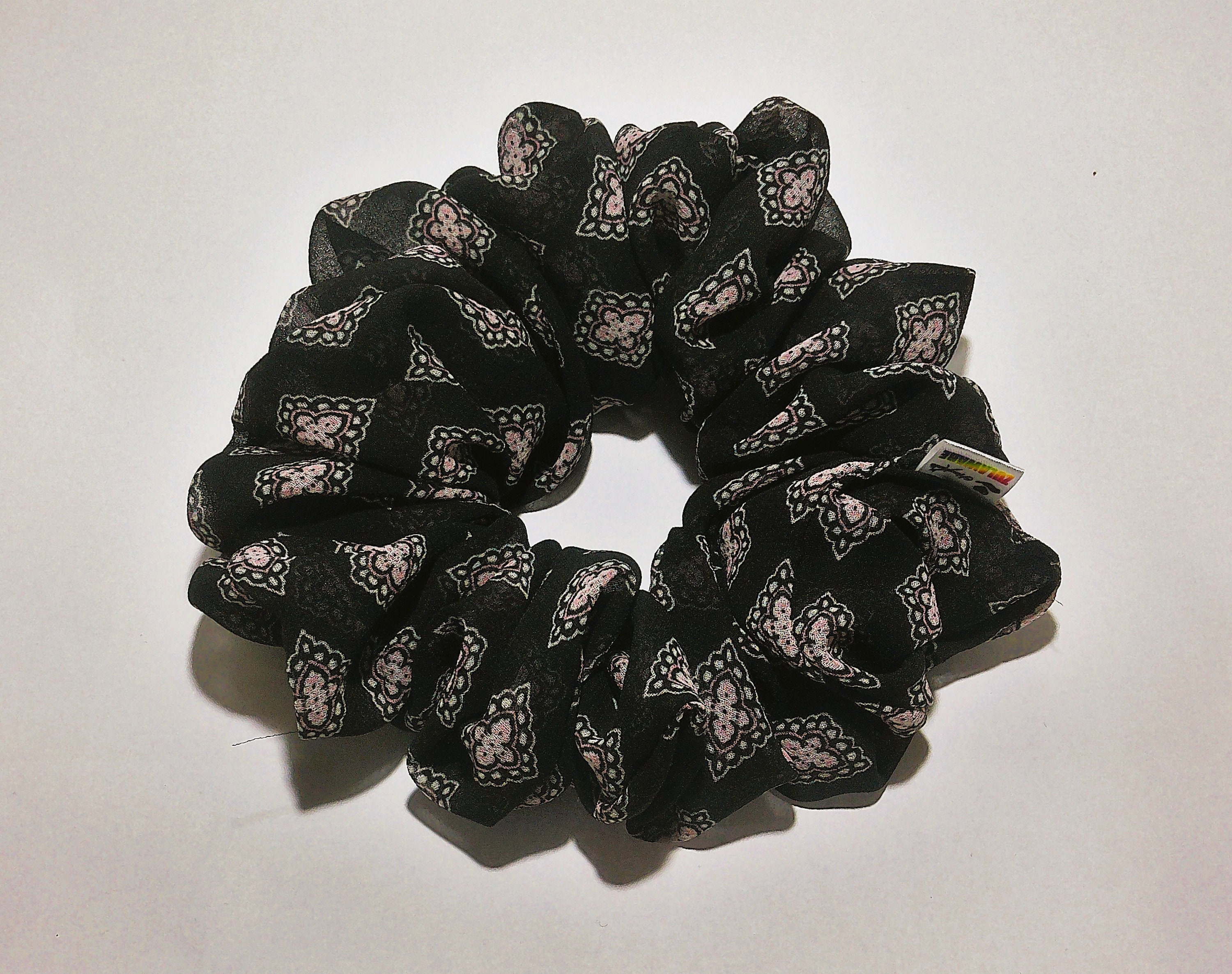 THE ELEGANT SCRUNCHIE