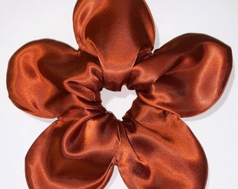 THE FLOWER SCRUNCHIE