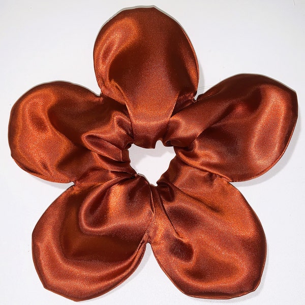 THE FLOWER SCRUNCHIE