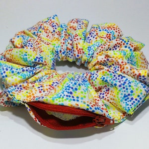 THE POCKET SCRUNCHIE