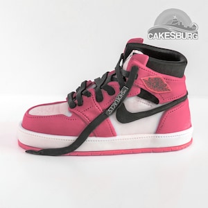 Edible Large size (7 Inches / 17.5cm) Sneakers/Trainer/Shoe Cake Topper - PINK