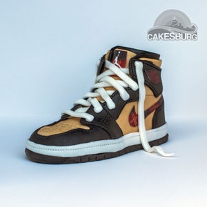 Edible Large size (7 Inches / 17.5cm) Sneakers/Trainer/Shoe Cake Topper - SESAME