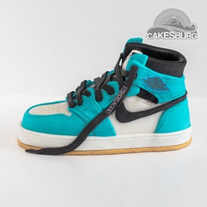 Edible Large size (7 Inches / 17.5cm) Sneakers/Trainer/Shoe Cake Topper - BLUE