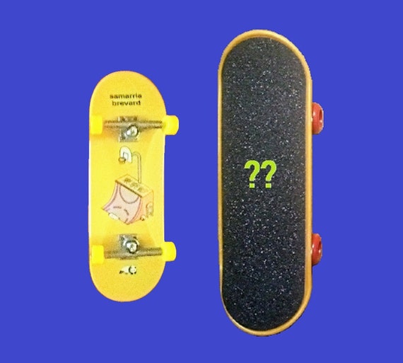 Tech Deck Mini Skateboard Blind Miniature Fingerboard 4 in Blue Yellow