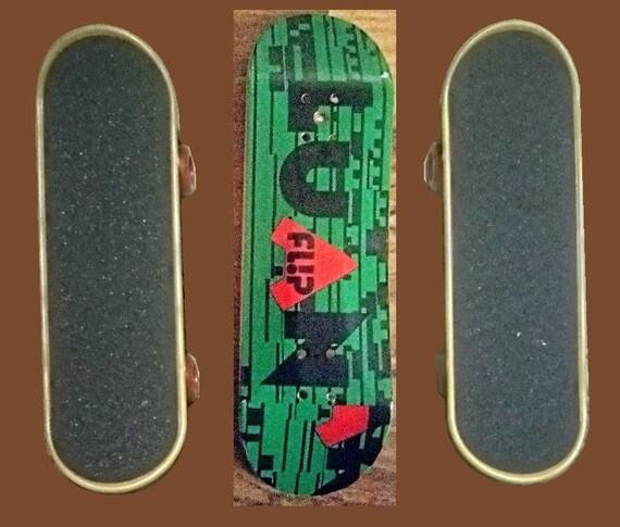 Skateboard store finger flip