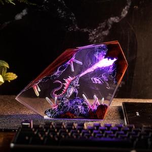 Diorama-monsterharslamp, aangepast nachtlampje, Halloween-epoxyharslamp, lamp koning van de monsters, cadeau voor hem, Halloweencadeau