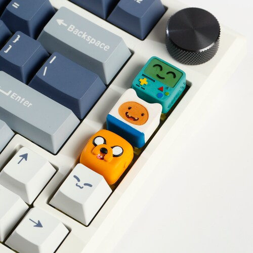 Porte-clés artisan Adventure Time : Finn, Jake, BMO - Clavier mécanique anime