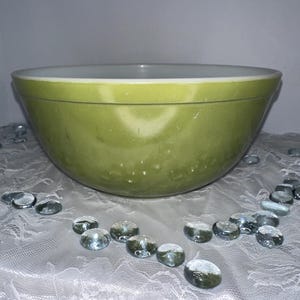 Vintage Pyrex #403 Mixing Bowl