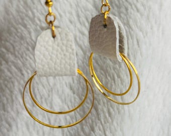 Pendientes de cuero dorado