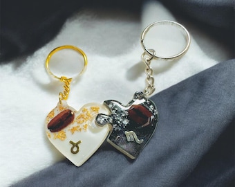 Juego de llaveros a juego con forma de corazón y diseño de café del zodíaco