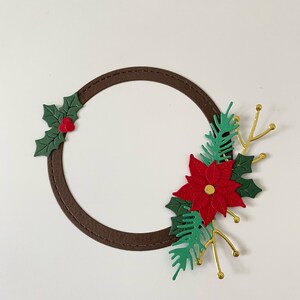 CHRISTMAS Wreath Diecut x 1 Fully Assembled Poinsetta Holly Gold Foil Card Making Scrapbooking Papercraft Handcrafted