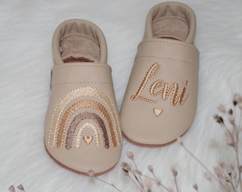 Lederpuschen, Krabbelschuhe, Babyschuhe, Hausschuhe | Regenbogen | bestickt, personalisierbar mit Namen | für Babys und Kinder