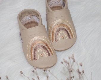 Lederpuschen, Krabbelschuhe, Babyschuhe, Hausschuhe | Regenbogen | bestickt, personalisierbar mit Namen | für Babys und Kinder