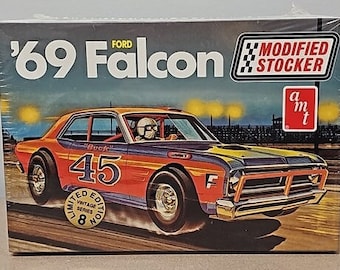 Nieuw afgedichte AMT 69 Ford Falcon Vintage Series 8 gemodificeerde stocker-modelkit