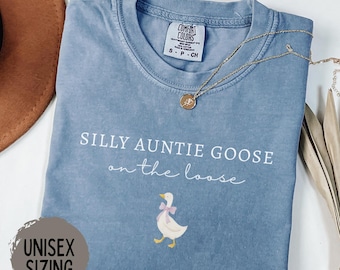 Aunt Shirt, Silly Auntie Goose Shirt, Auntie Tee, New Aunt Gift, Pregnancy Announcement, Gift for Aunt, Aunt Birthday Gift Goose Aunt to Be