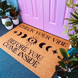 Controleer Ya Energy Deurmat. Good Vibes Deurmat, Outdoor Welkom Mat, Check Your Vibe Deurmat, Good Vibes Only Mat, Spiritueel Decor, Boze Oog