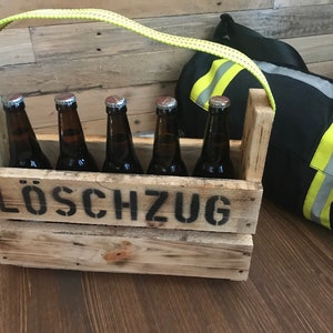 Männerhandtasche.Feuerwehr.Weinkiste.Flaschenträger.Palettenmöbel.Upcycling.Angeflammt.Weihnachtsgeschenk.Mann.Herrenhandtasche Bild 2