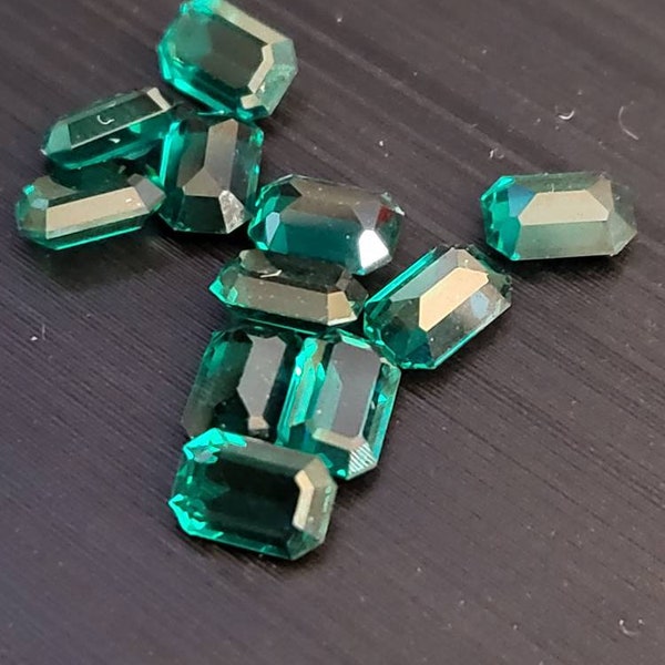 12pc of vintage 1950s emerald swarovski crystals 6x4mm unfoiled art#4610