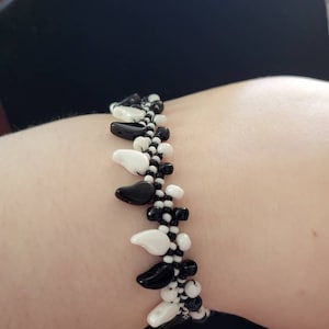 Black and White Contrast Paisley Bracelet