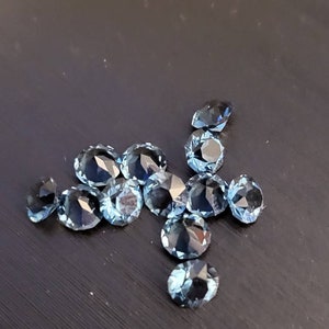 1950 年代のヴィンテージ モンタナ ブルー スワロフスキー クリスタル 3.8-4 mm 16SS 未箔加工 アート番号 4610 12 個