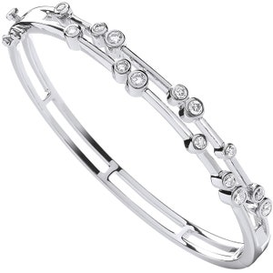 Luxurious 18ct White Gold 1.00ctw Dress Diamond Bangle. Buy 2 Get A Second Half Price! Special Courier Or Collect In Person.