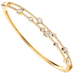 Luxurious 18ct Yellow Gold 1.00ctw Dress Diamond Bangle. Buy 2 Get A Second Half Price! Special Courier Delivery Or Collect In Person.