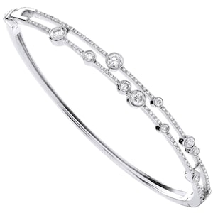 Elegant 18ct White Gold 1.00ctw Dress Diamond Bangle.  Buy 2 Get Second Half Price! Special Courier Or Collect In Person.