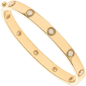 Stunning 18ct Yellow Gold 1.00ct Diamond Bangle. Buy 2 Get A Second Half Price! Special Courier Delivery Or Collect In Person.