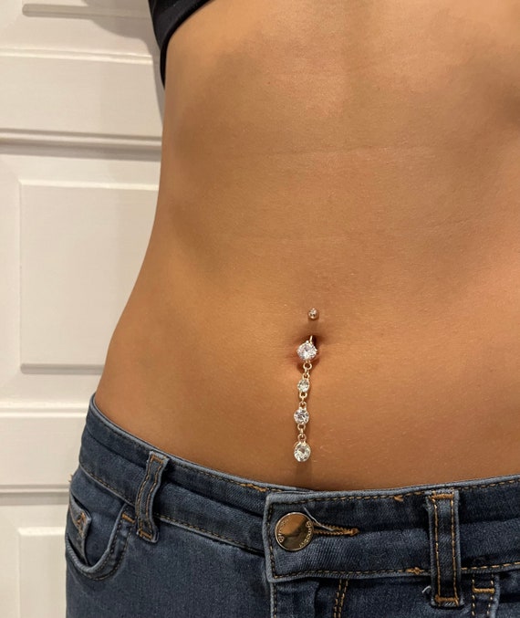 Leichte Bauchnabelpiercing-Kette in Roségold für den besonderen Auftritt
