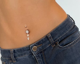 Leichtes Bauchnabelpiercing in Roségold für den besonderen Auftritt
