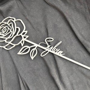 XXL Rose zum Valentinstag mit Personalisierung aus Holz, euer Wunschname auf einer Rose zum Hinhängen und Hinstellen, 34 cm x 11 cm