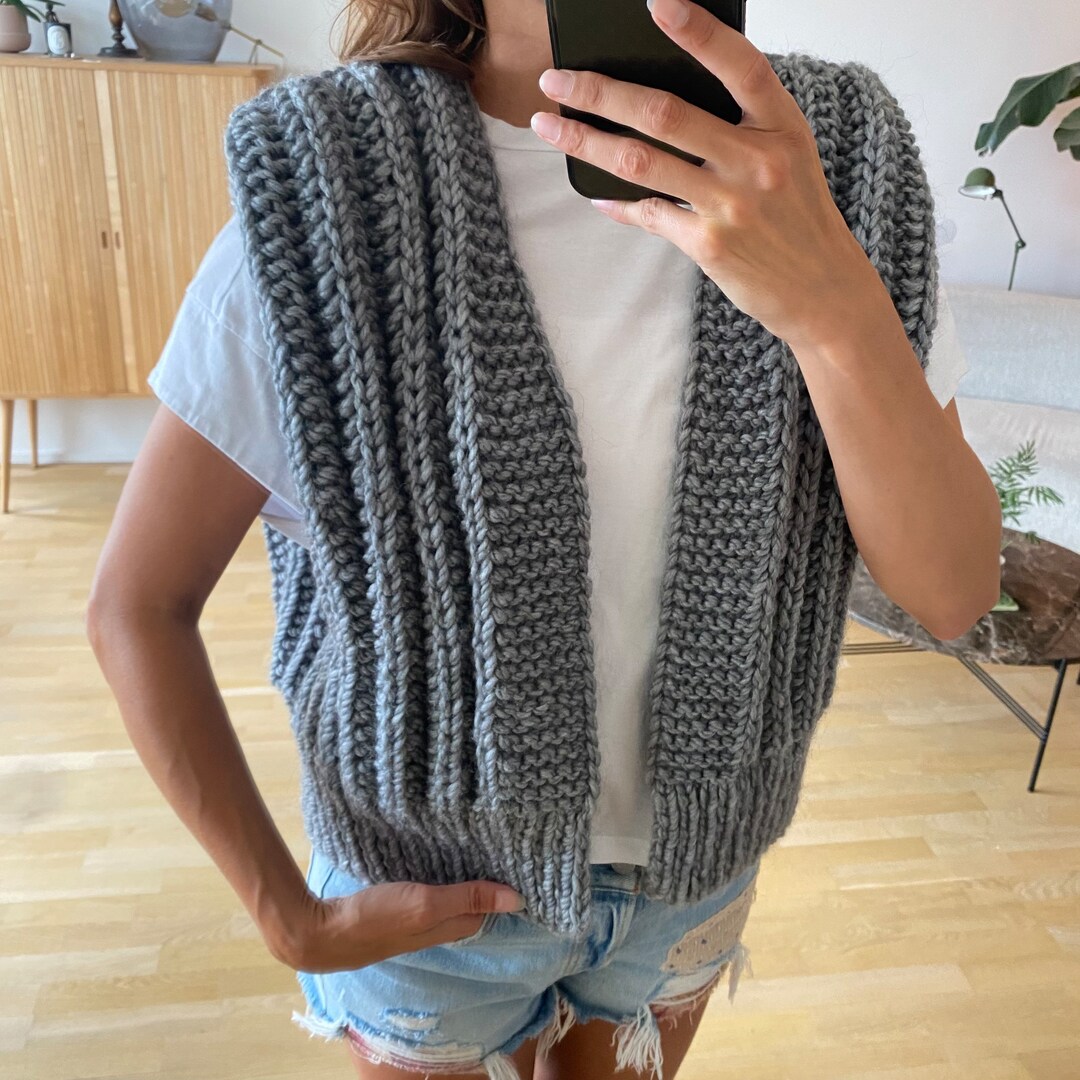 Gebreid mouwloos damesvest in grijze alpaca België