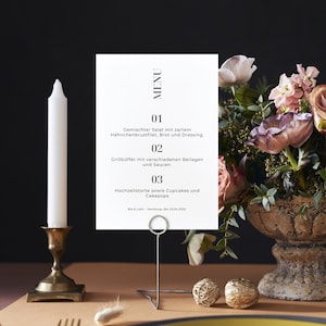 Cartões de menu de casamento minimalistas - Suporte de cartão de menu de casamento - Modelo alemão de Canva para impressão - Entrada, prato principal e sobremesa