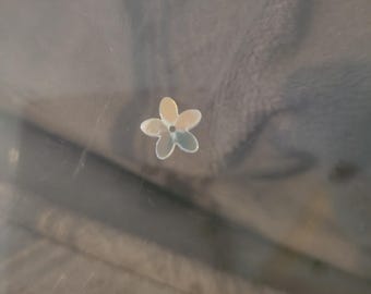 irridescent flower sequins 8mm wide