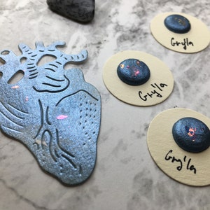 Grýla Grey Blue Dot Paint Tester Shimmer Metallic Handgemaakte aquarel, kunstaanbod