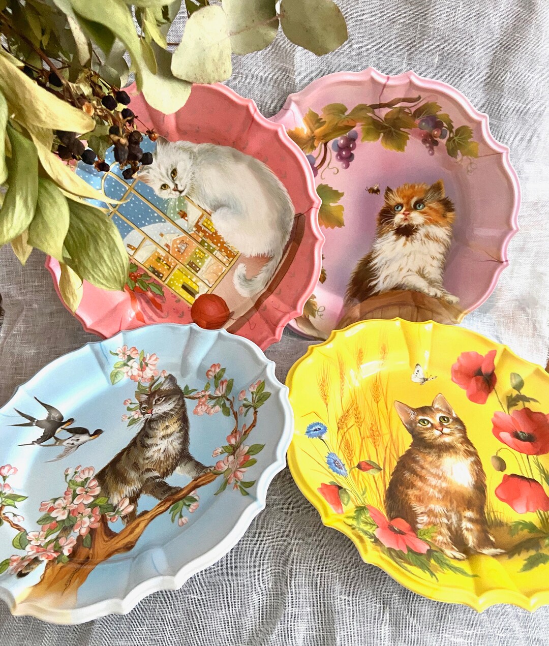 1970's Vintage Kitschy Plastic Cat Plates for Hanging Etsy