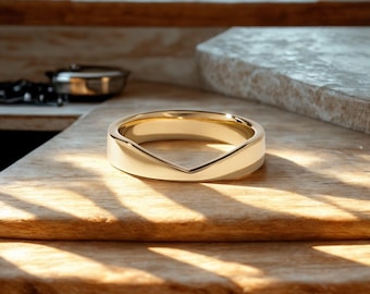 Minimalist Gold Chevron Wedding Band – Modern V-Shaped Stacking Ring
