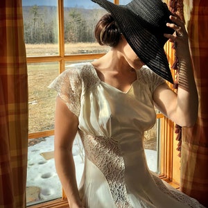 Vintage 1930’s night gown