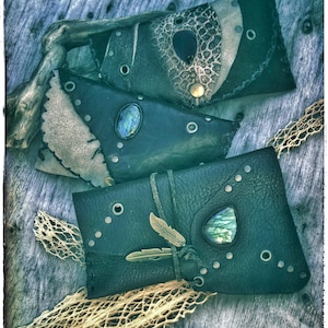 New Moon Tabaquera ou Porte-monnaie - Fait main en cuir de haute qualité avec des pierres naturelles Style bohème ethnique tribal sauvage