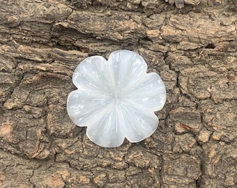 Carved White Moonstone Flower Gemstone: Jewelry Making (24*4mm)