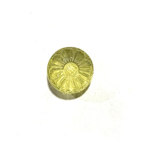 Natural Lemon Quartz Gemstone: Fancy Cut Carving, 17x12mm