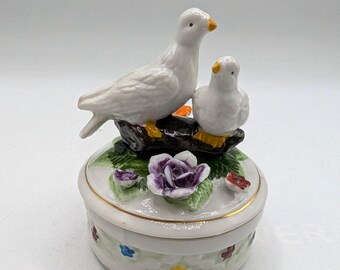 Love Birds Ceramic Trinket Box, Hand-Painted Floral Design, White Dove Figurines, 3 Inches