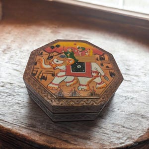 Caja de madera para Mukhwas de Rajasthani, pintada a mano, con forma de elefante, para fruta seca, 4 compartimentos