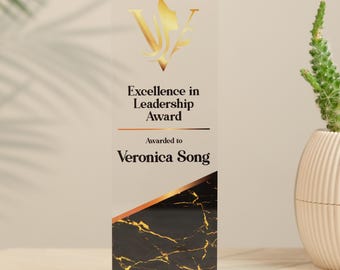 Custom Acrylic Leadership Award: Personalized Employee Recognition Plaque